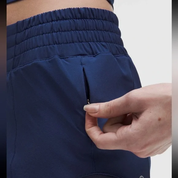 Lululemon Hotty Hot HR Short 2.5” Lined-NWT!!! - Picture 10 of 12